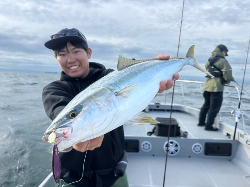 大阪湾「チェイス」さんでキャスティングのサワラ釣果
