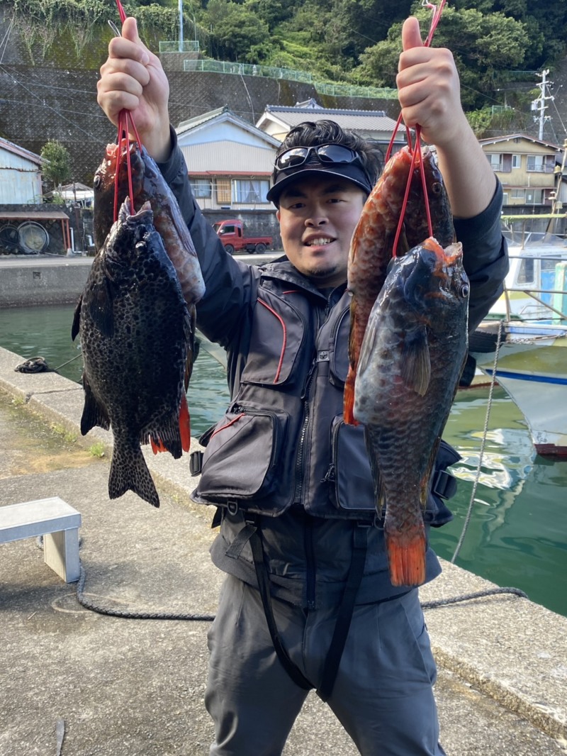三重県尾鷲市の梶賀磯で石鯛・イシガキダイ釣果