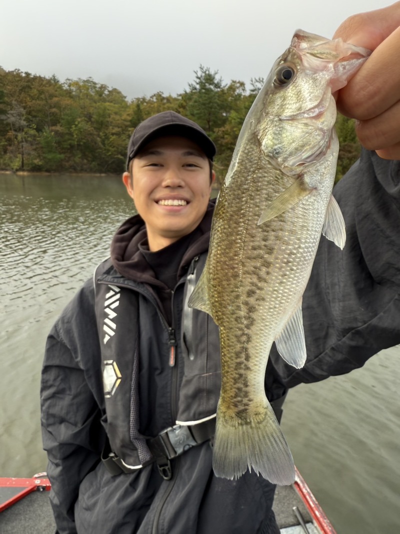 兵庫県三田市青野ダムのレンタルボートでバス釣果