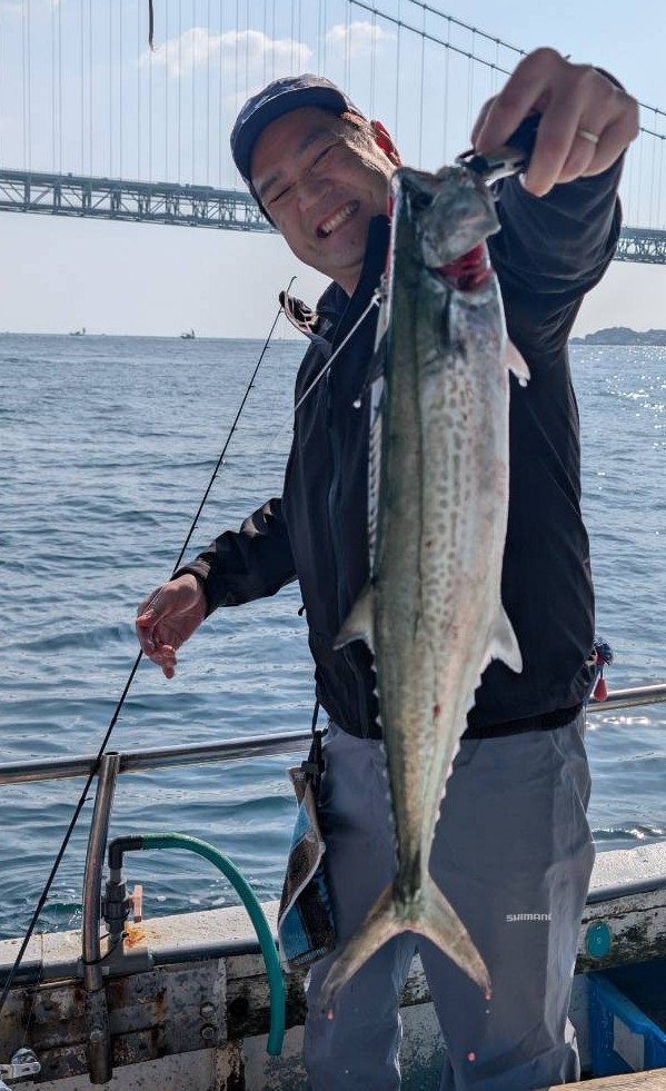 神戸明石沖「魚英」のジギングでハマチ・サゴシ釣果